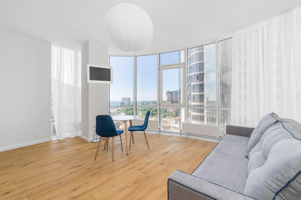 Gagarin Plaza Design Apartment 敖德萨 外观 照片